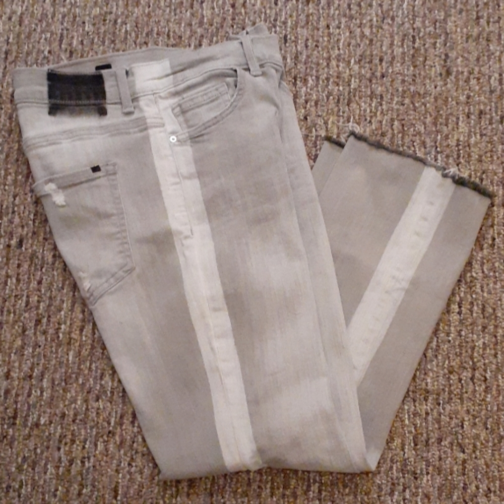 Sp Black Label crop grey jean side stripe! Sexy!